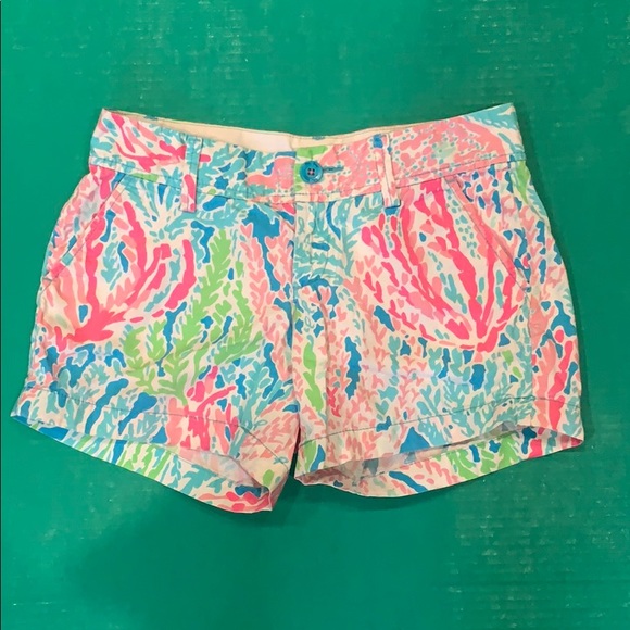 Lilly Pulitzer Pants - Lilly Pulitzer Coral Reef Shorts Size 0⛵️